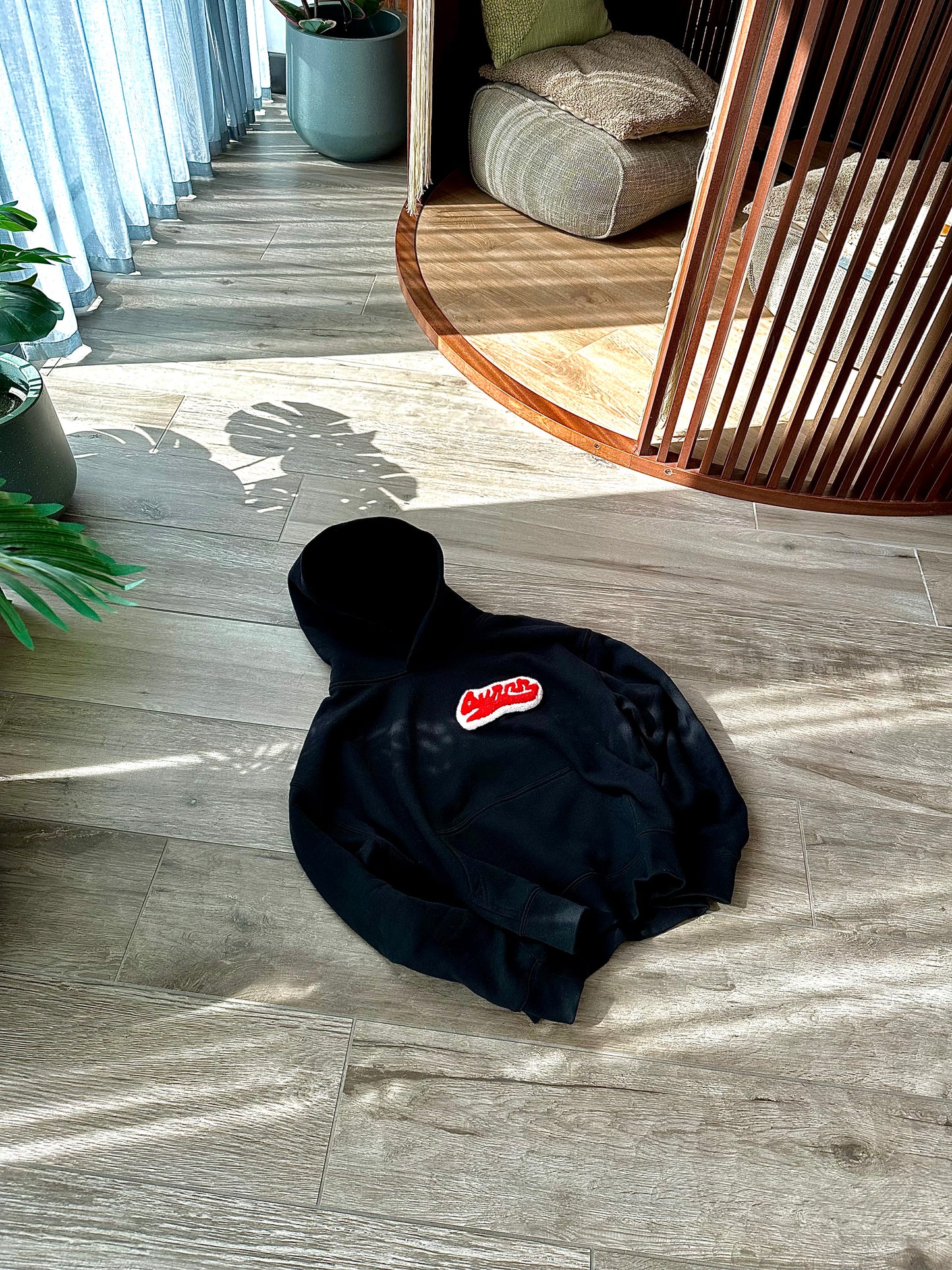 Black & red burnr pull over rug hoodie